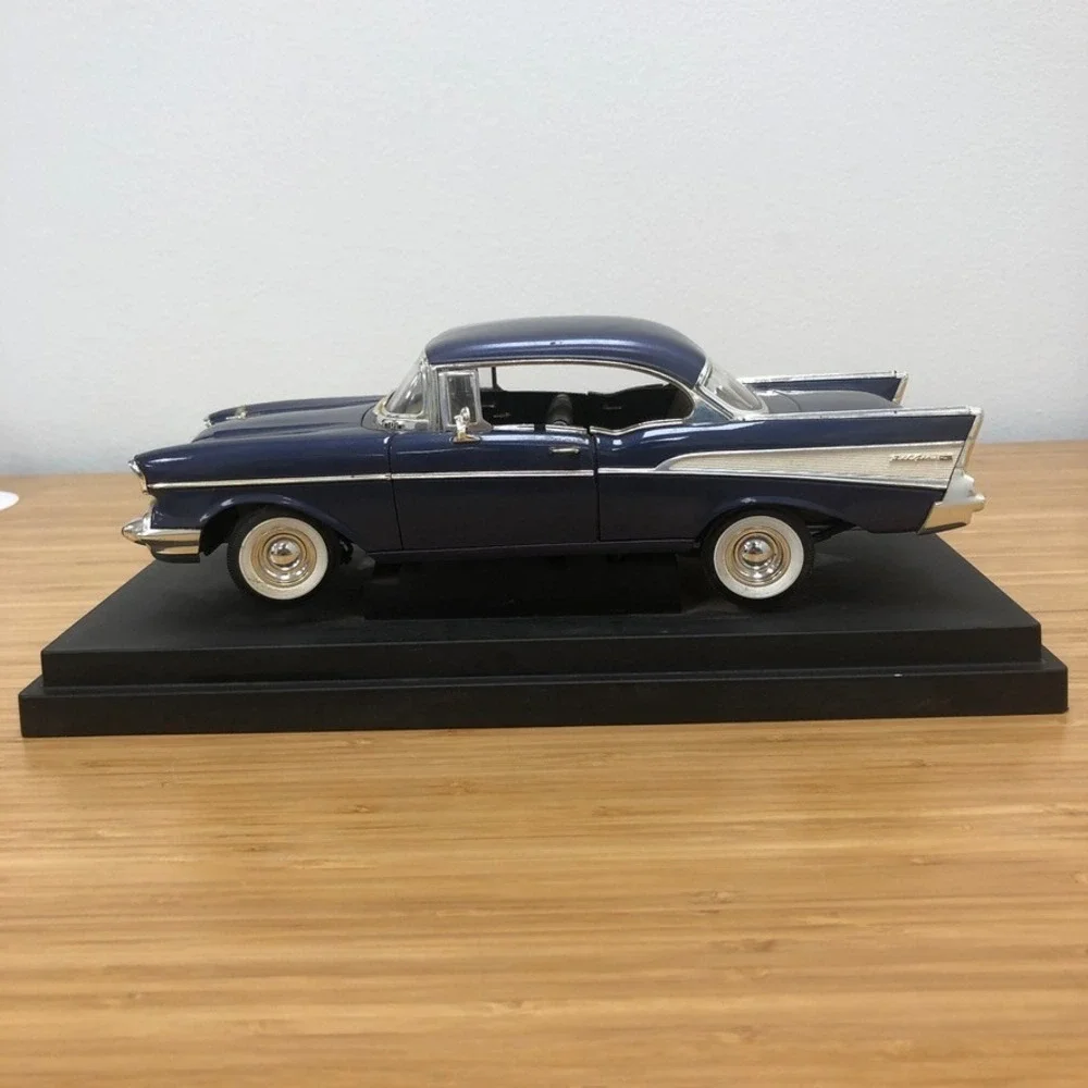 Chevrolet 1957 Bel Air Diecast Model Car 1:18 Adult Blue Vintage Style